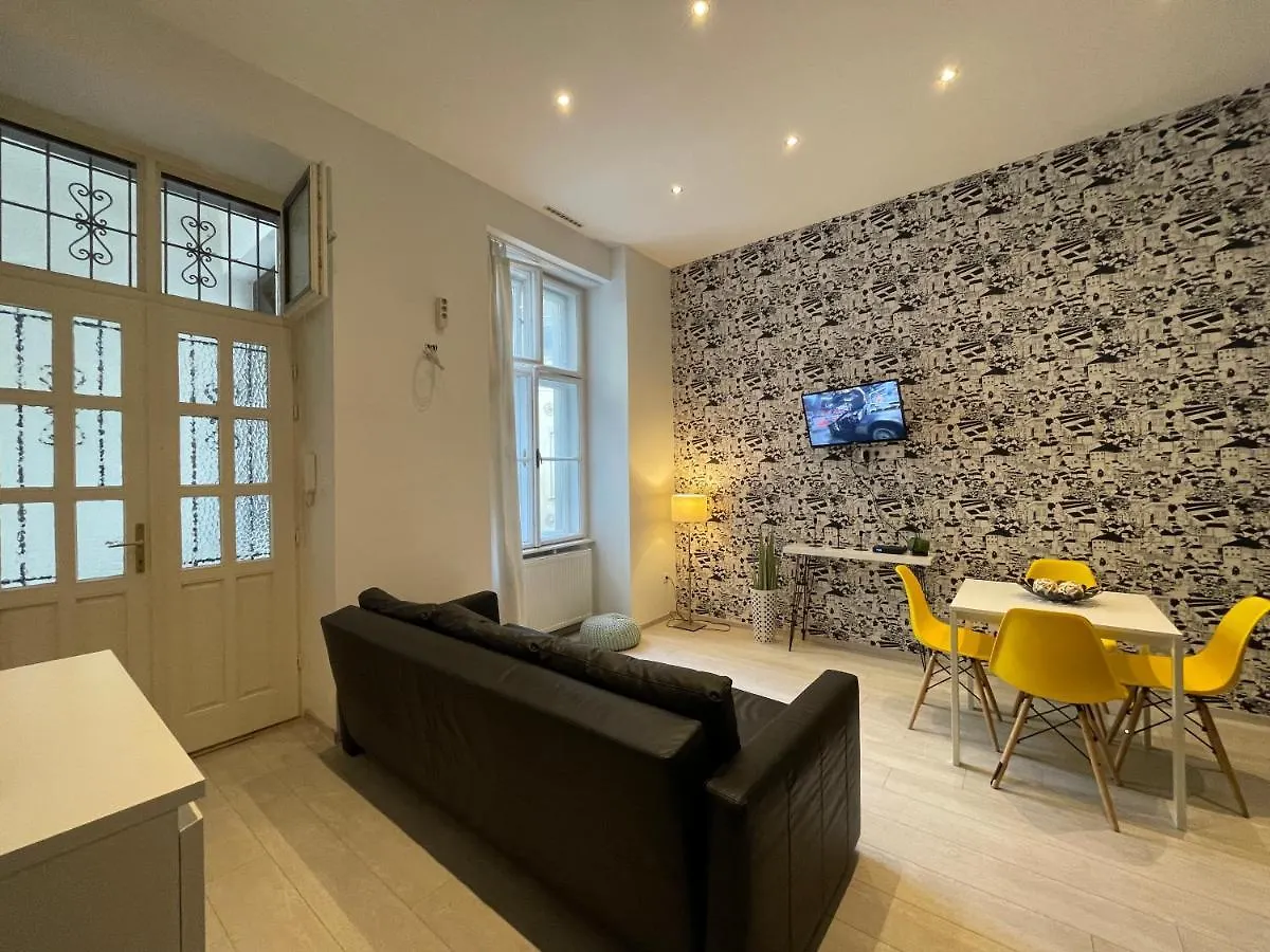 A5 Apartment - Budapest - Hostaid 0*,  Maďarsko